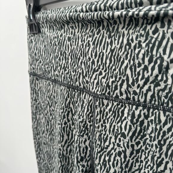 VARLEY NWT Century Leggings 2.0 25" in Textured Grain Print // M - Picture 7 of 12